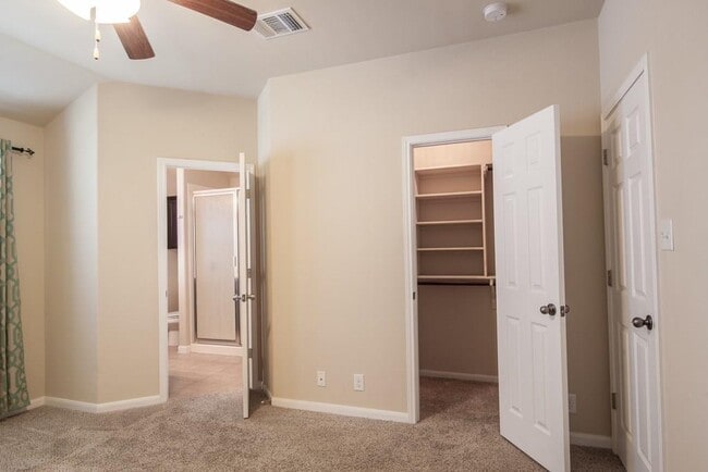 Building Photo - 636 Lookout Tree Ln