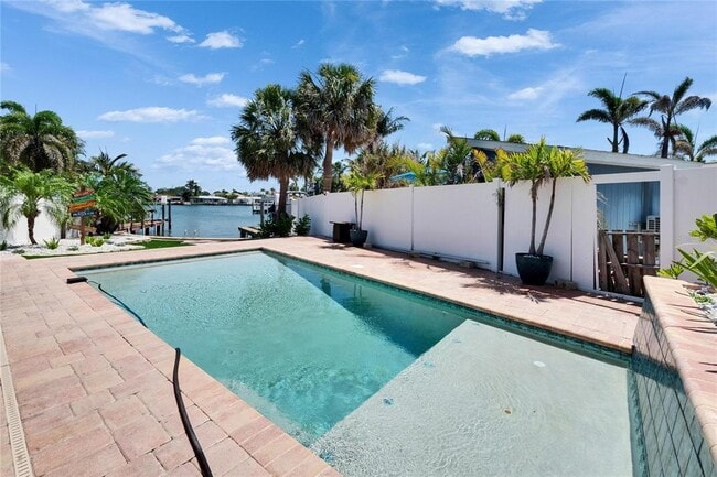 Building Photo - 1492 Sea Gull Dr S