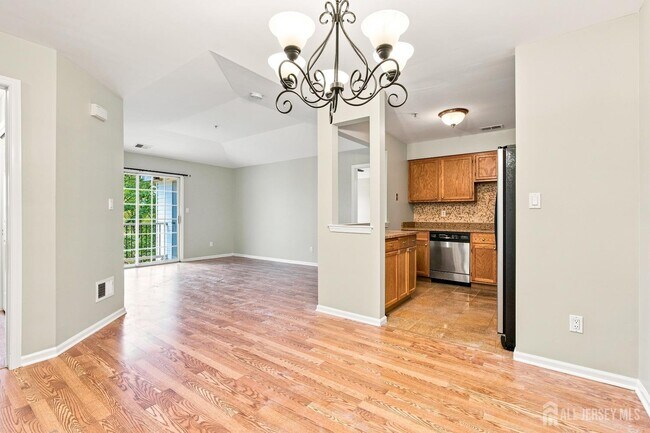 Building Photo - 1634 Waterford Dr