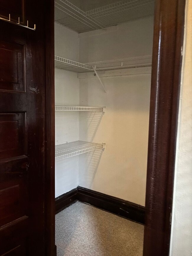 Building Photo - Completedly Remodeled 2+ Bedroom Home