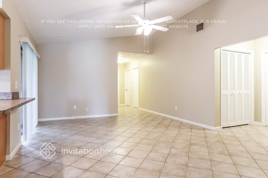 Building Photo - 14369 Blackberry Dr