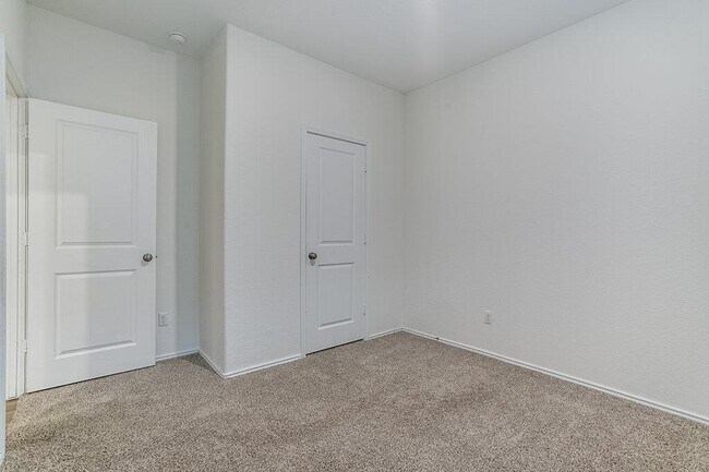 Building Photo - 355 Geode Glen