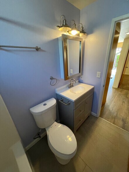 Building Photo - 1001 Sycamore St