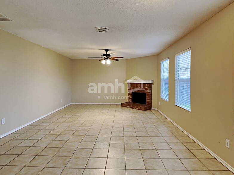 Building Photo - 2357 Bradford Pear Dr