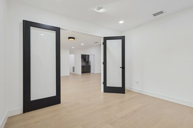 Building Photo - 12417 Quincy Ln