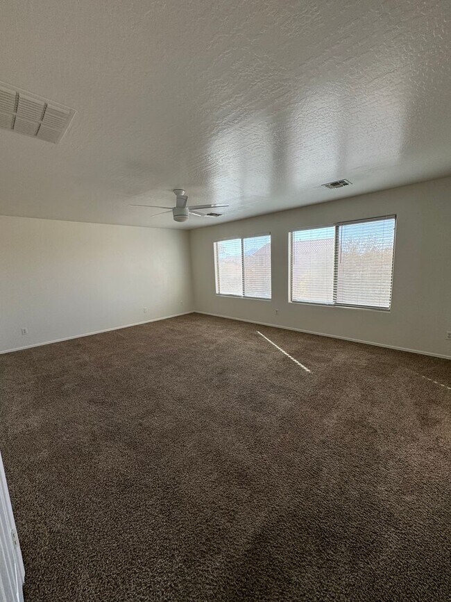 Building Photo - 6412 S 71st Dr