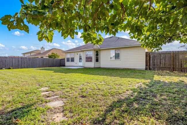 Building Photo - 1323 Anna Palm Way