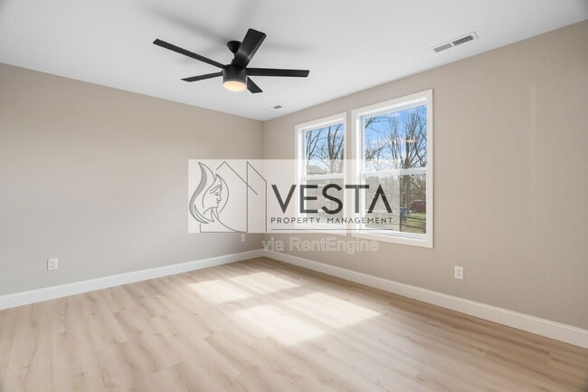 Building Photo - 110 Deaver Park Cir