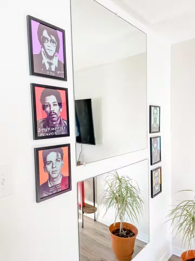 Building Photo - 253 E Stephenson St