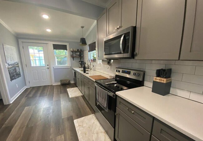 Building Photo - 1106 W Gregory St