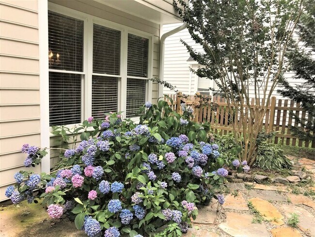 Building Photo - NW - Desirable Irving Park Two Story Home,...