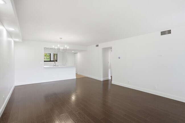 Building Photo - 110 NW 70th St