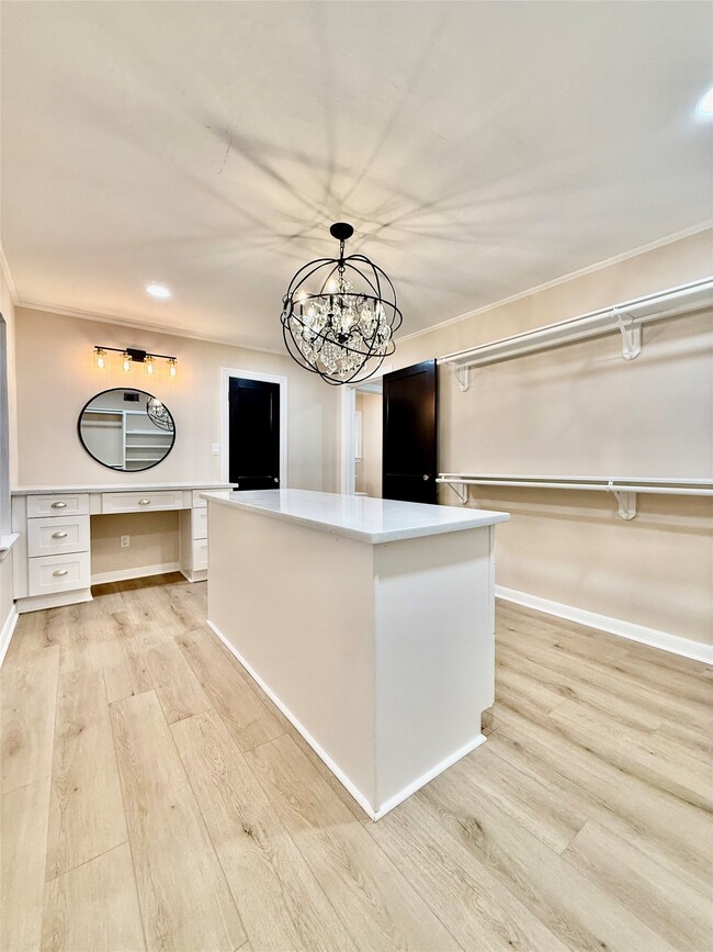 Building Photo - 300 Dunnam Ave