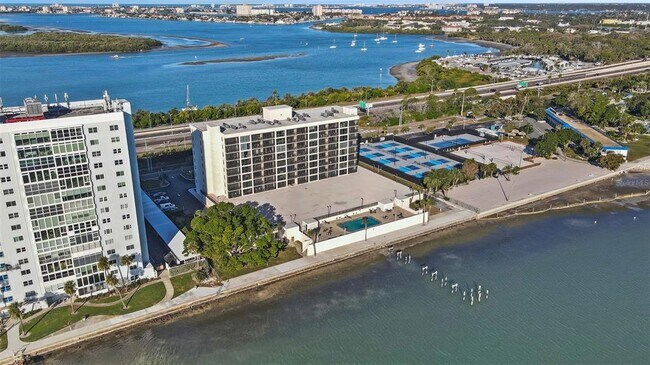 Building Photo - 7100 Sunshine Skyway Ln S