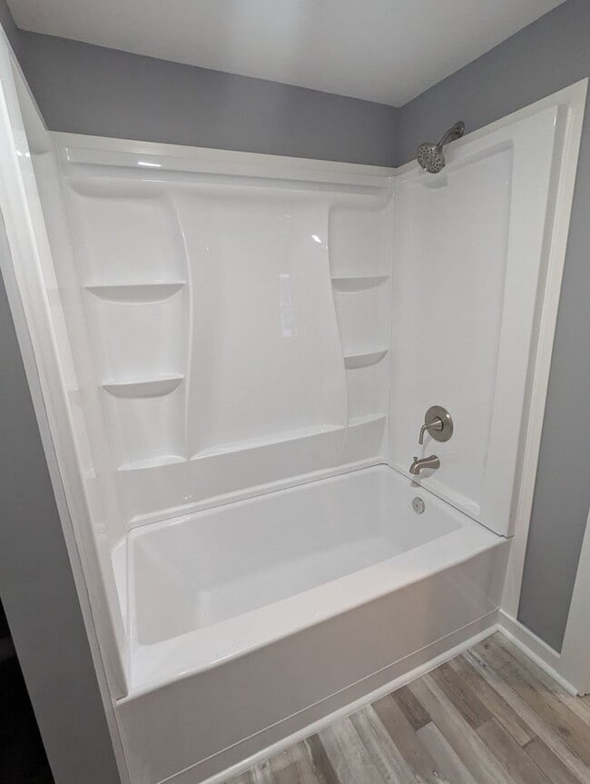 Building Photo - 19 Main St