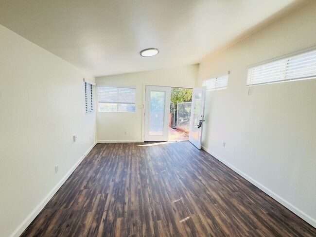 Building Photo - Reynard Way