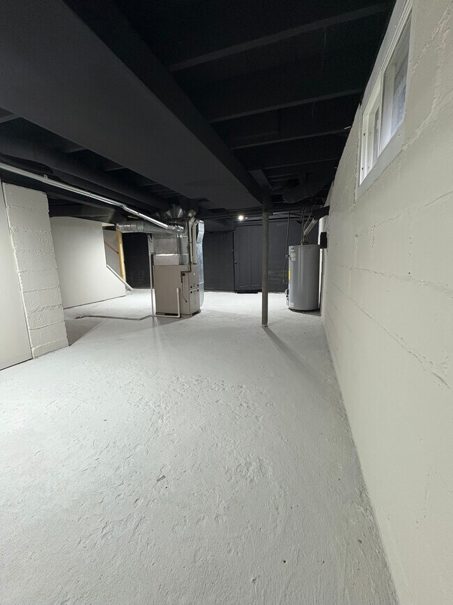 Building Photo - 412 Emerick St