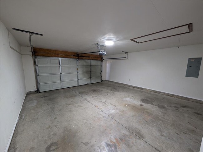 Building Photo - 3201 Lois Arlene Cir