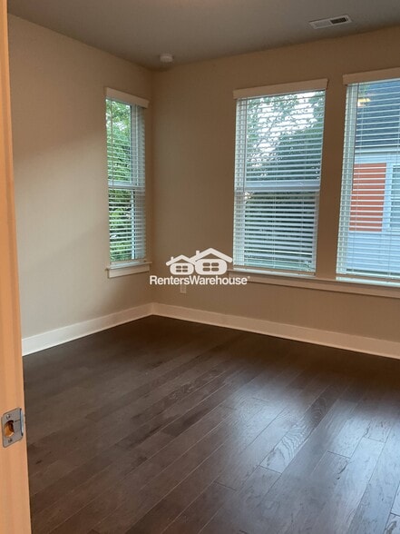 Building Photo - 1319 Millpark Ln