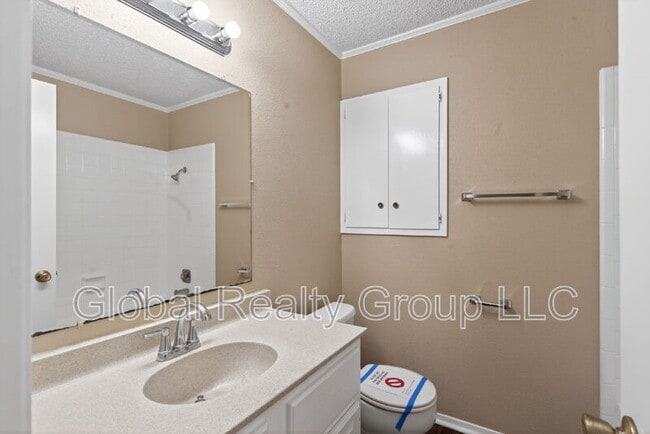 Building Photo - 4834 Sorrento