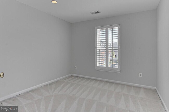 Building Photo - 5120 Grimm Dr