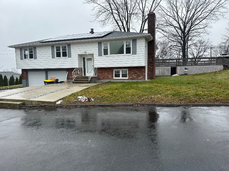 Primary Photo - 3 Scenic View Terrace