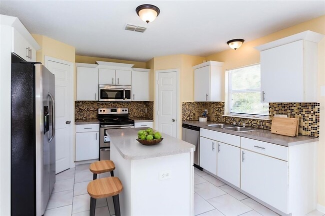 Building Photo - 616 Floridian Dr