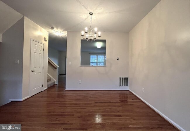 Building Photo - 45504 Trail Run Terrace