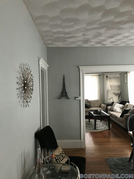 Primary Photo - 156 Middlesex Ave