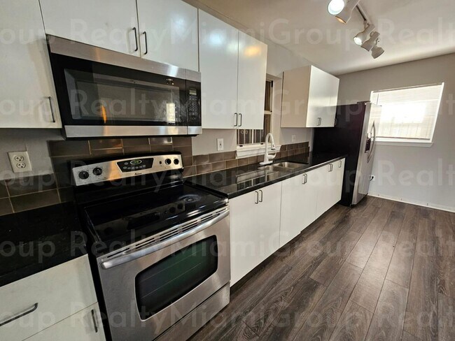 Building Photo - 11951 SW 271st Ter