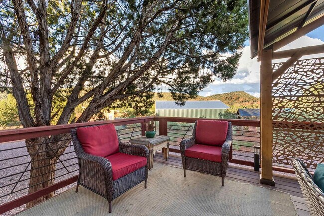 Building Photo - 627 Elmersville Rd