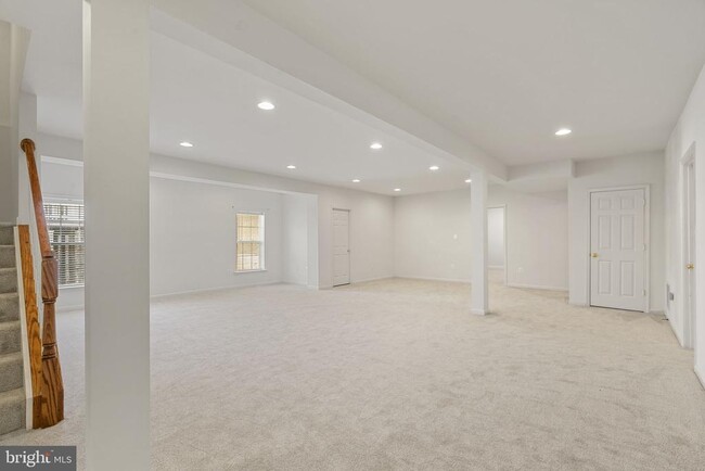 Building Photo - 7616 Great Dover St