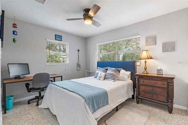 Building Photo - 9298 Sun Isle Dr NE