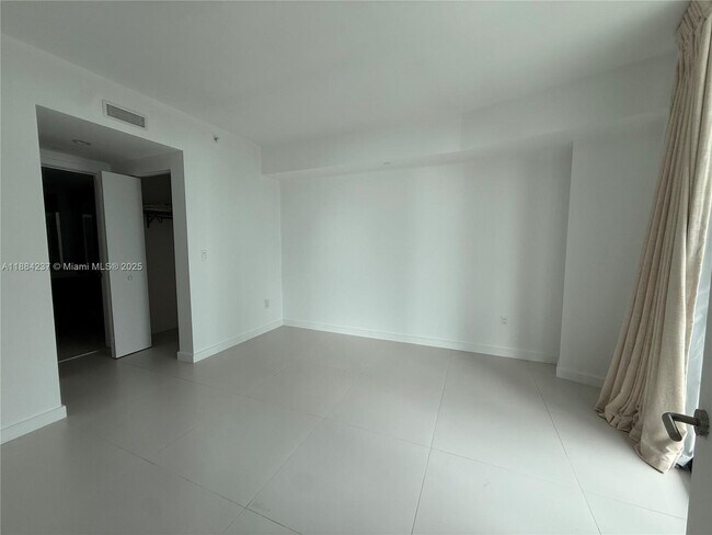 Building Photo - 1300 S Miami Ave