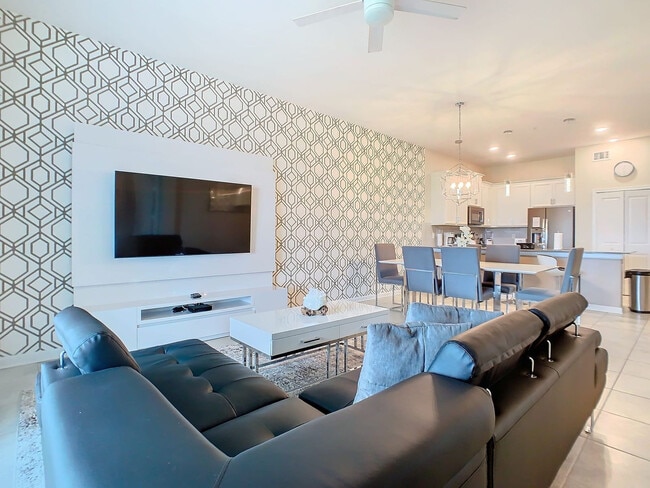 Building Photo - 1520 Oasis Club Blvd