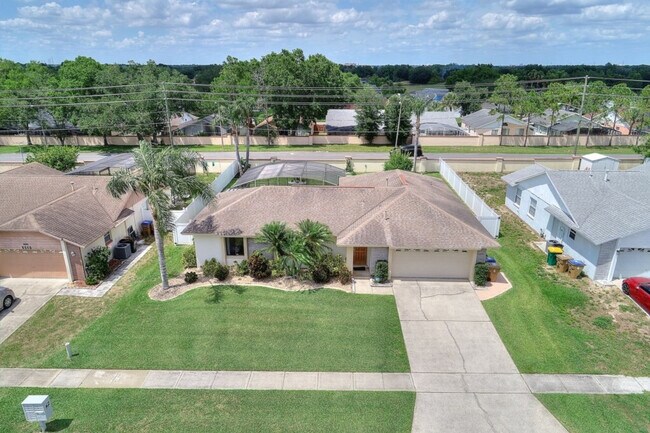 Building Photo - 7725 Indian Ridge Trail N
