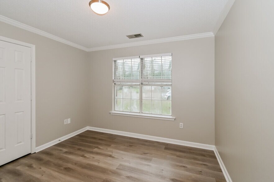 Building Photo - 5848 Hayden Cove