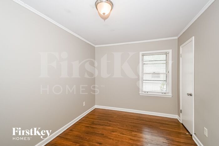 Building Photo - 1673 Colonial Rd