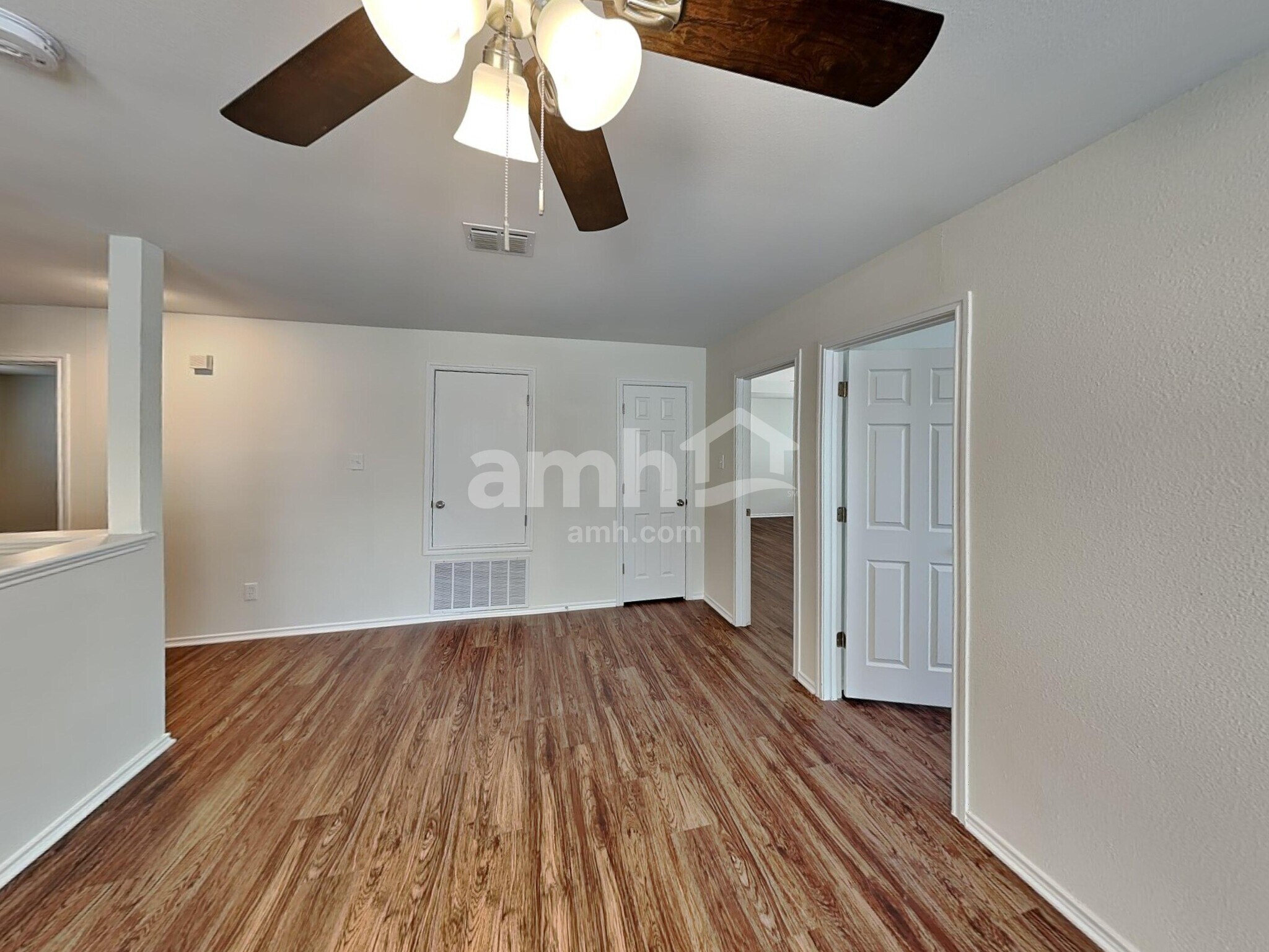Building Photo - 7919 Oak Pointe