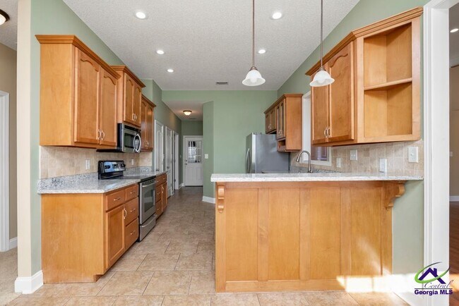 Building Photo - 601 Huntwood Ln
