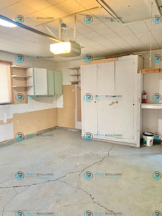 Building Photo - Charming 3-Bedroom Home Near McCarran – Gr...