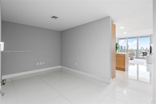Building Photo - 16385 Biscayne Blvd