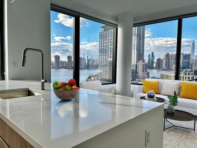 Building Photo - 3 bedroom in BROOKLYN NY 11222