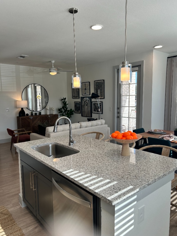 Building Photo - 1510 League Line Rd