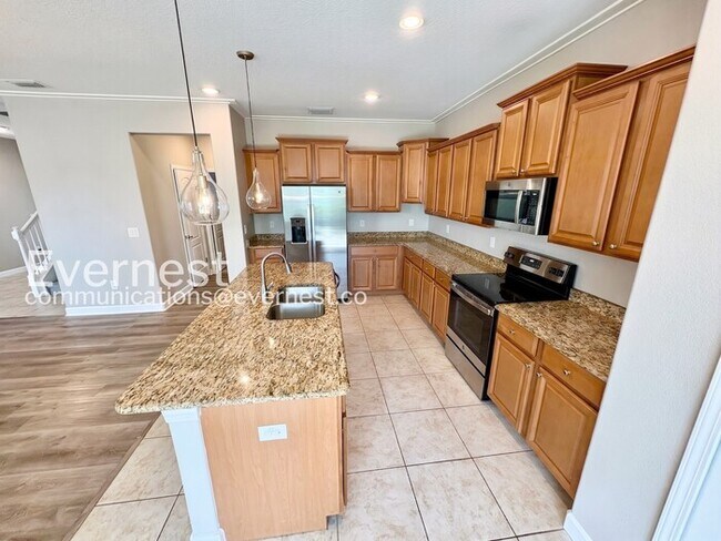 Building Photo - 11211 Flora Springs Dr