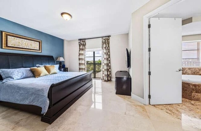 Building Photo - 2401 N Ocean Blvd