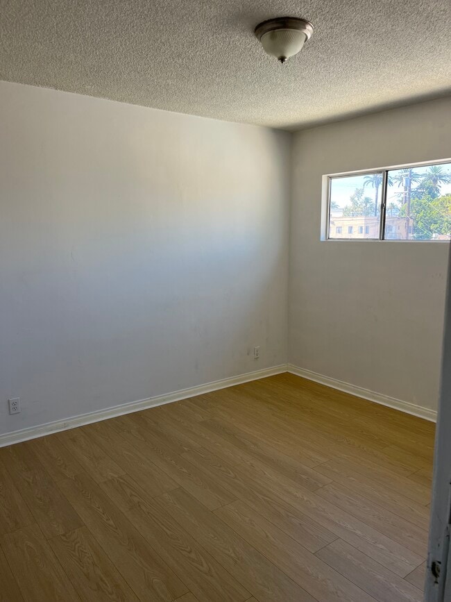 Building Photo - 2929 S Orange Dr