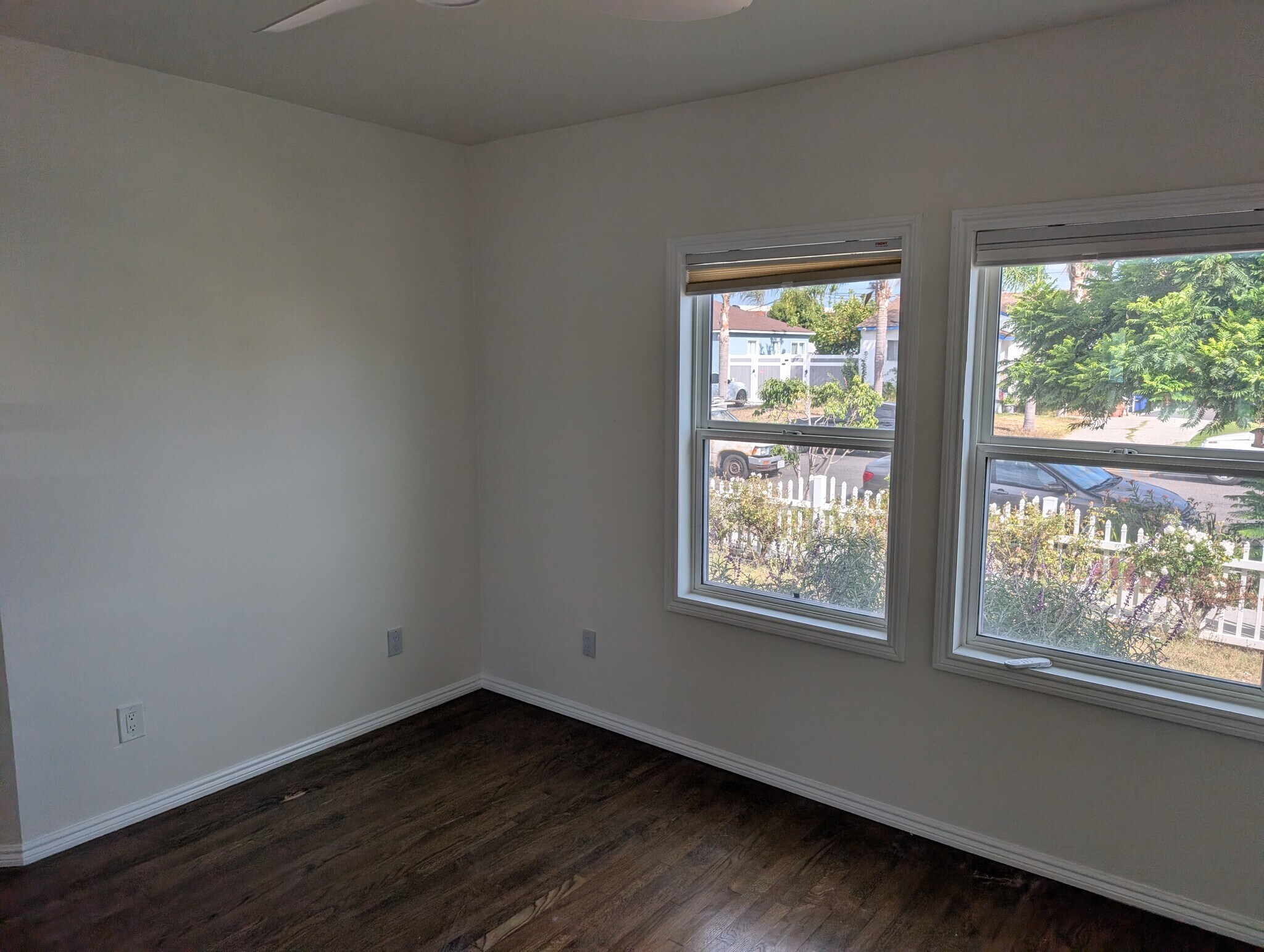 Unit - Bdrm 1 (Front right) - 5011 Stacy St