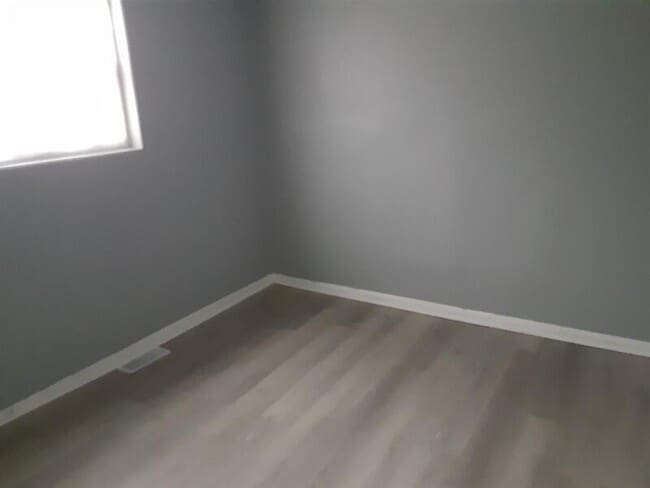 Building Photo - 2947 Lasalle St