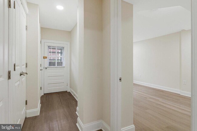 Building Photo - 1350 Sheridan St NW